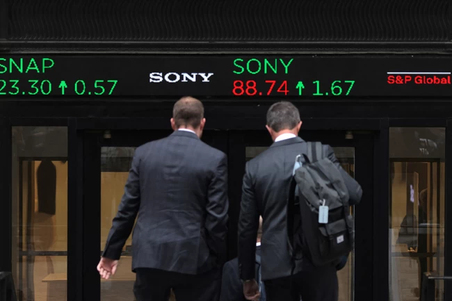 Κατακρημνίζεται η Wall Street: Προς αρνητικό ρεκόρ 90 ετών ο Dow Jones - Σε "bear market" ο S&P 500