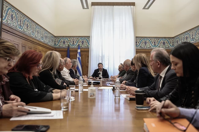 ΑΝΔΡΟΥΛΑΚΗΣ ΤΡΙΤΕΚΝΟΙ