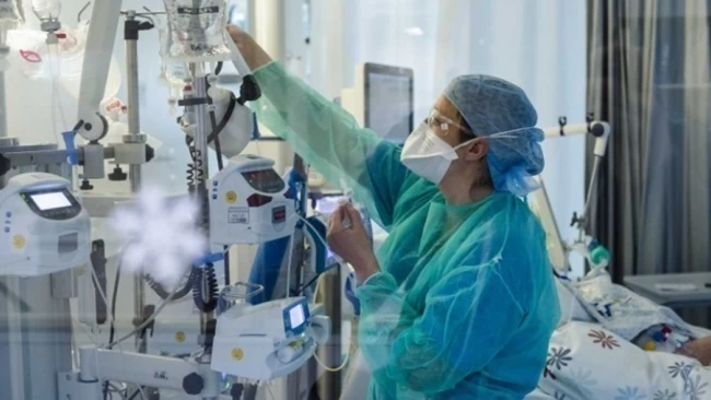 Κορονοϊός: "Πνίγονται" οι ΜΕΘ στα Νοσοκομεία της Αττικής- Μόλις δύο οι κενές κλίνες
