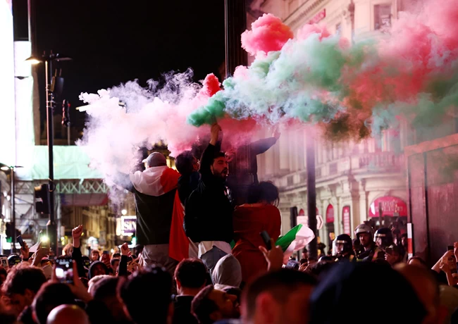 Euro 2020: Ξέφρενοι πανηγυρισμοί στην Ιταλία για τη μεγάλη νίκη [εικόνες - βίντεο]