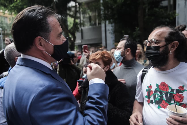 Άδωνις Γεωργιάδης Κομμωτές