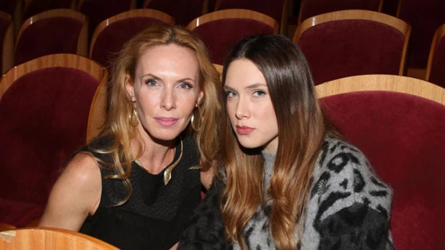 Εβελίνα Παπούλια: "Χώρισα τον δεύτερο σύζυγό μου γιατί δεν μου άρεσε η συμπεριφορά του στην κόρη μου"