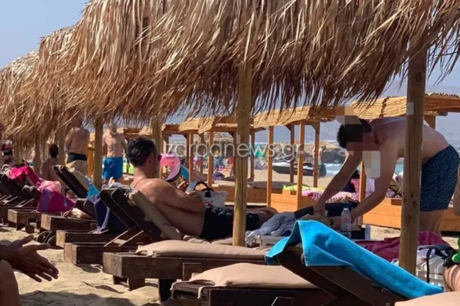 Οι βουτιές του Κυριάκου Μητσοτάκη στα καταγάλανα νερά των Χανίων