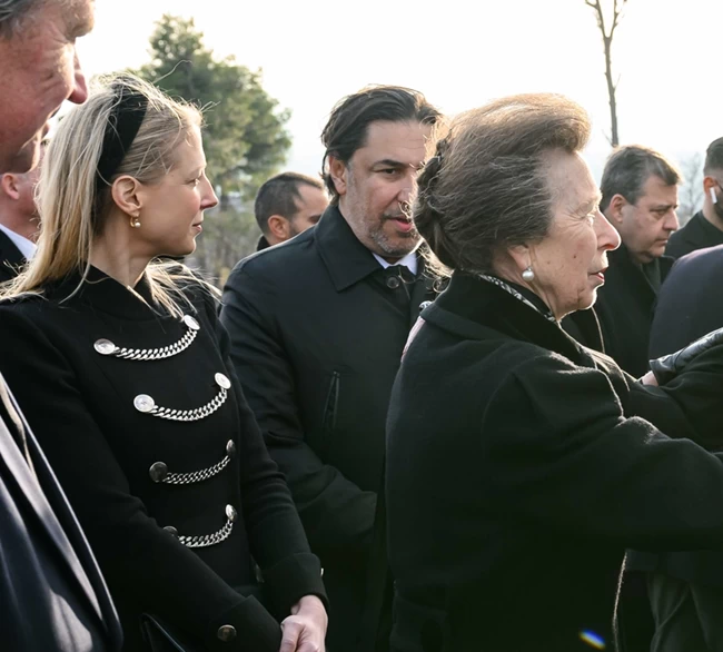 Απογοήτευση για τον Κάρολο και τον Γουίλιαμ: Γιατί σνόμπαραν την κηδεία του τέως