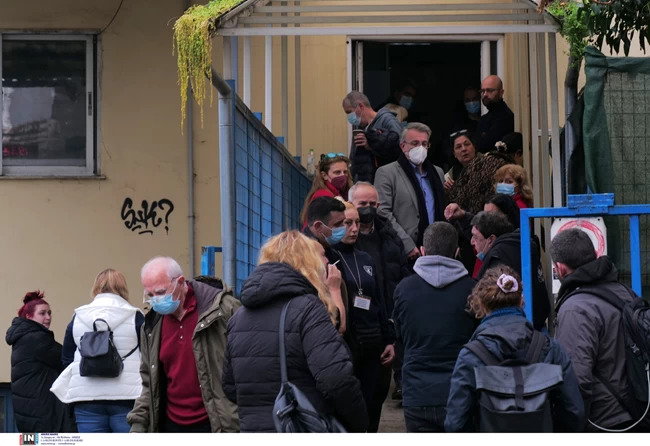 ΛΑΡΙΣΑ ΣΥΓΓΕΝΕΙΣ