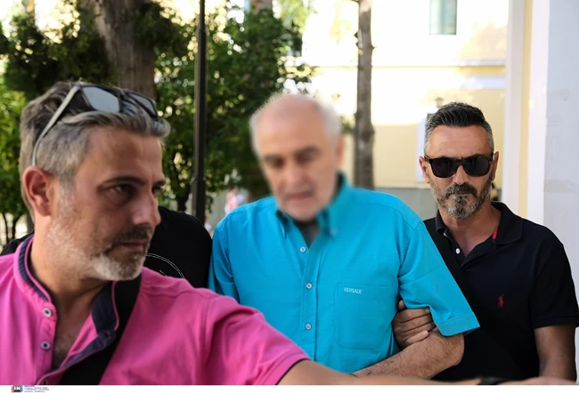 ΠΑΡΟΥΣΙΑΣΤΗΣ ΠΟΡΝΟΓΡΑΦΙΑ