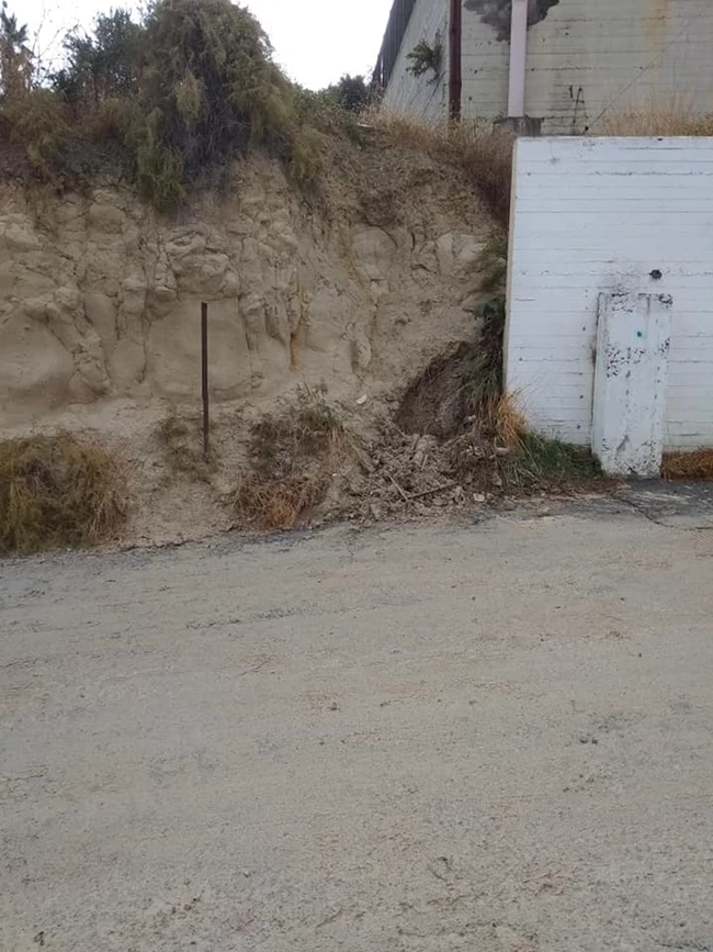 Ηράκλειο Κρήτης: Χείμαρρος δίπλα σε σχολεία - Κατέβασε νερό, λάσπες και πέτρες
