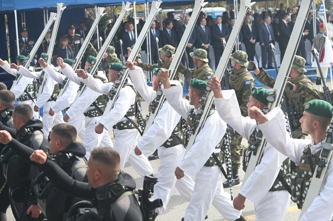 ΠΑΡΕΛΑΣΗ