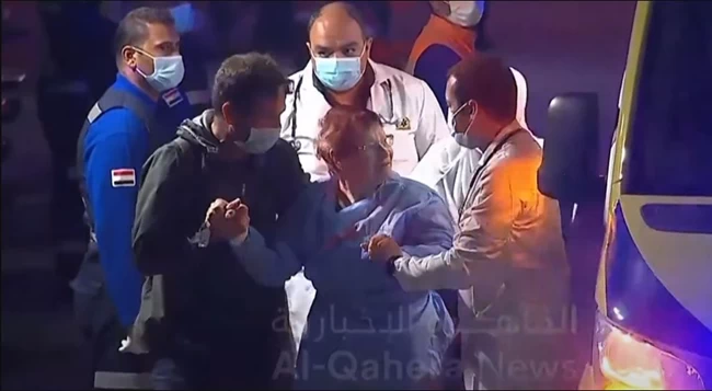 Πόλεμος στο Ισραήλ: Η 85χρονη όμηρος που έδωσε το χέρι στους απαγωγείς λέει ότι είδε τον ηγέτη της Χαμάς και "του τα έψαλλε"