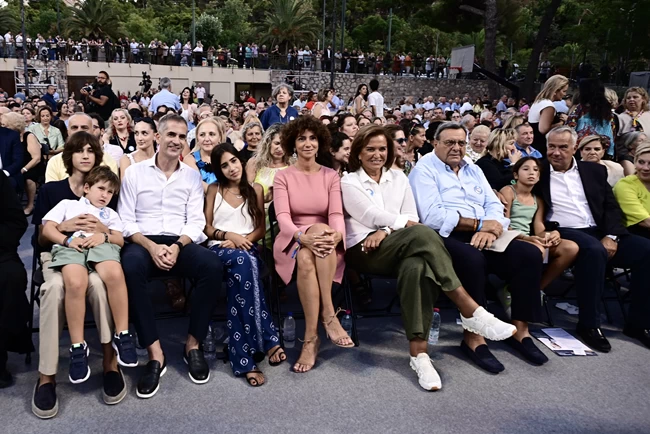 ΝΤΟΡΑ ΜΠΑΚΟΓΙΑΝΝΗ