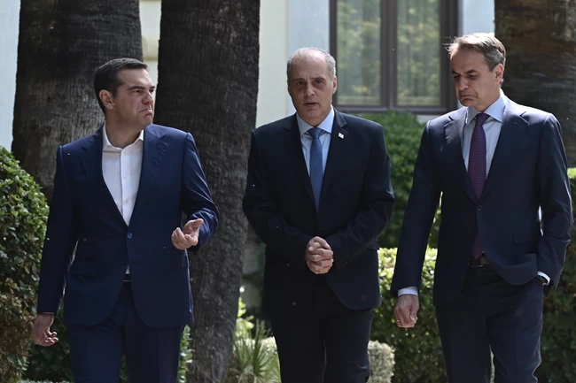 Εκλογές 2023: "Θα κάνουμε debate;" - Ο διάλογος Μητσοτάκη, Τσίπρα, Βελόπουλου για νέα τηλεμαχία [Βίντεο]
