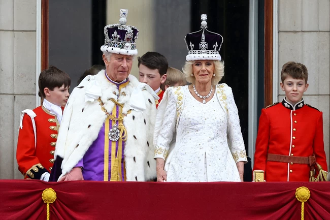 Royal chic mama: Τα έξυπνα και αθόρυβα κόλπα της Κέιτ Μίντλετον για να κρατήσει τα παιδιά σε τάξη στη στέψη