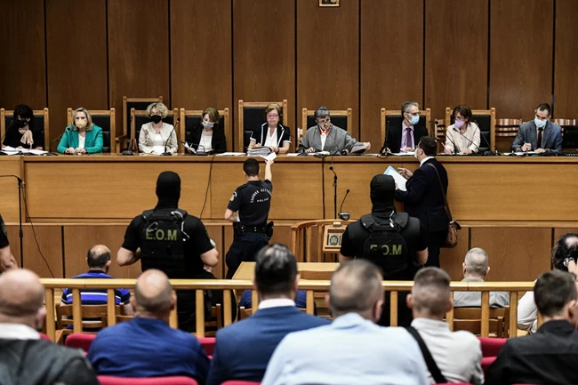 ΧΡΥΣΗ ΑΥΓΗ ΔΙΚΗ