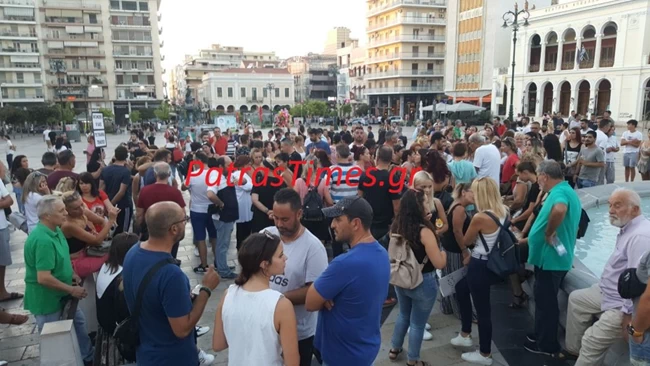 μασκες διαδηλωση
