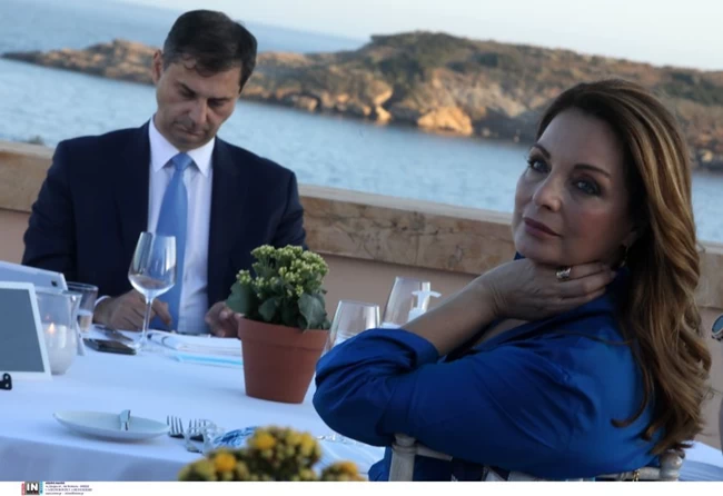 θεοχαρης