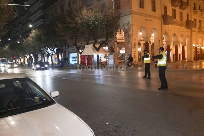 Θεσσαλονίκη: Γεμάτες οι ΜΕΘ Covid αλλά άδειοι οι δρόμοι το βράδυ λόγω μίνι lockdown