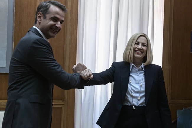 Ολοκληρώθηκε το ραντεβού Μητσοτάκη- Φώφης- Αρχισε με καθυστέρηση