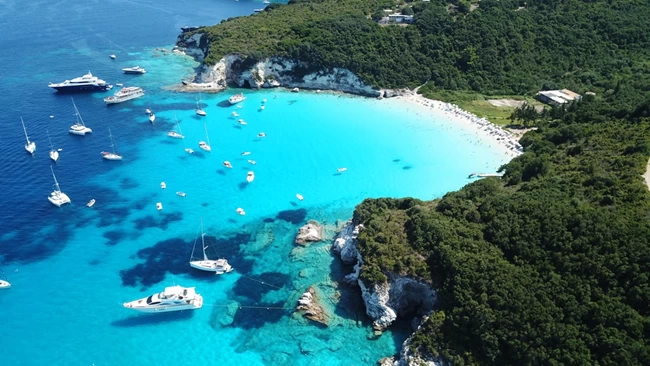 Ποια Χαβάη; Αυτή η παραλία είναι μια μικρογραφία της Καραϊβικής και βρίσκεται στο Ιόνιο!