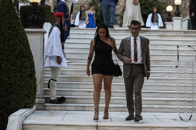 Ποια ήταν η καλεσμένη στο Προεδρικό με το "καυτό μίνι"- Η αποκάλυψη του Ορέστη Ανδρεαδάκη