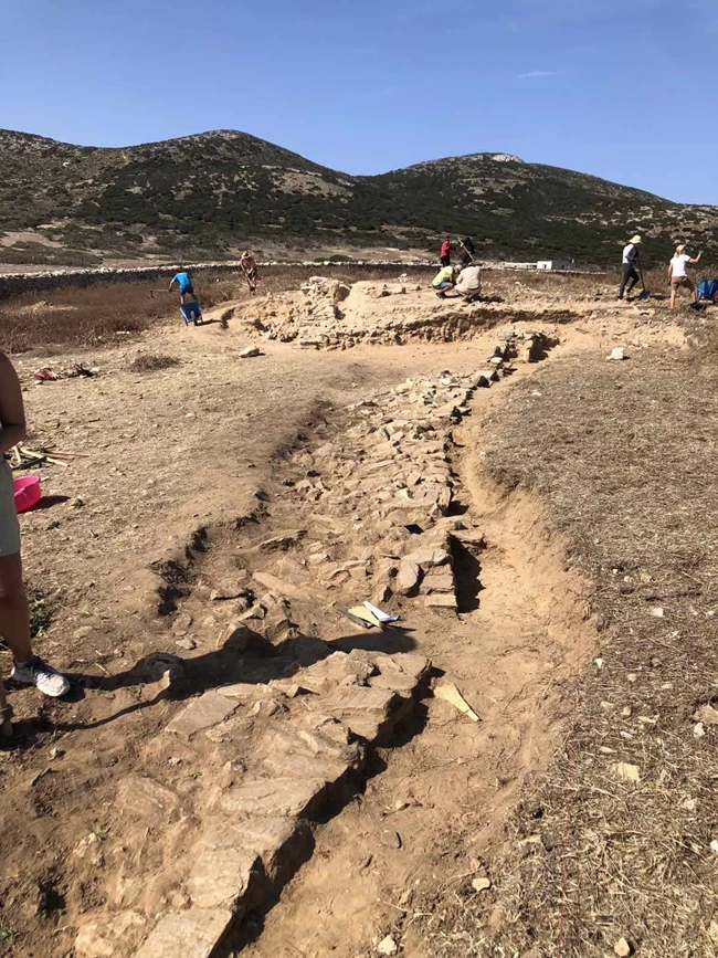 Ανασκαφές στο Δεσποτικό: Βρέθηκε εντυπωσιακό άγαλμα από παριανό μάρμαρο και νέο κτίριο 4 δωματίων ανασκαφεσ δεσποτικο
