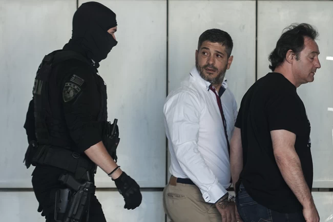 ΔΙΚΗ ΧΡΥΣΗΣ ΑΥΓΗΣ