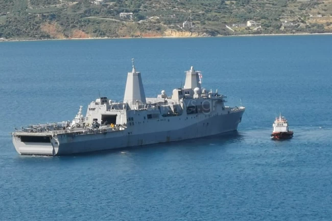 Στη Σούδα το θηριώδες ελικοπτεροφόρο "USS Iwo Jima" του έκτου αμερικανικού στόλου [εικόνες]