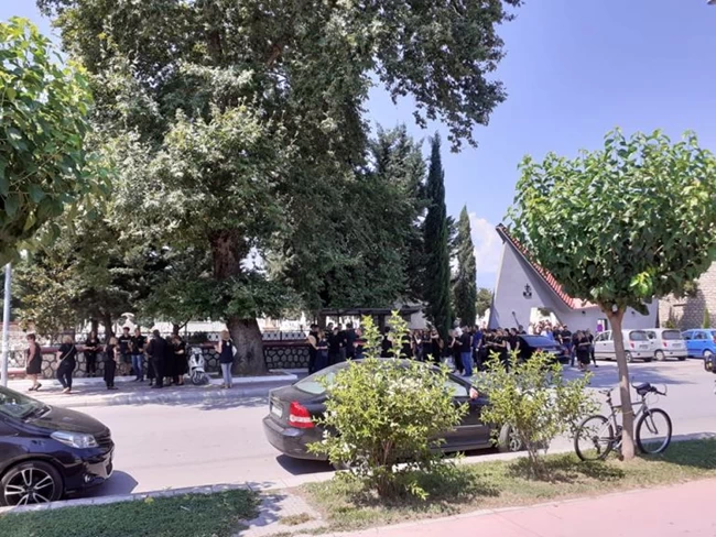 Κηδεία - 19χρονη - Τρίκαλα