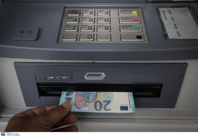 Γρίφος με τα αναδρομικά των συνταξιούχων: Γιατί δεν μπήκαν οι αυξήσεις στις συντάξεις του ιδιωτικού τομέα