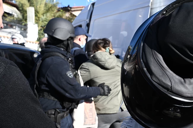 ΕΞΩΣΗ ΑΝΩ ΠΕΤΡΑΛΩΝΑ