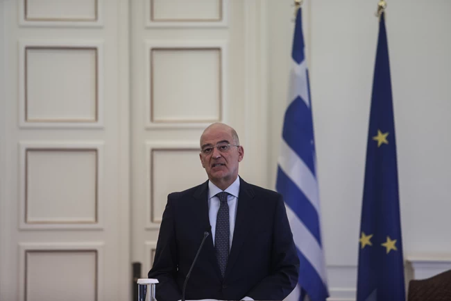 Δένδιας