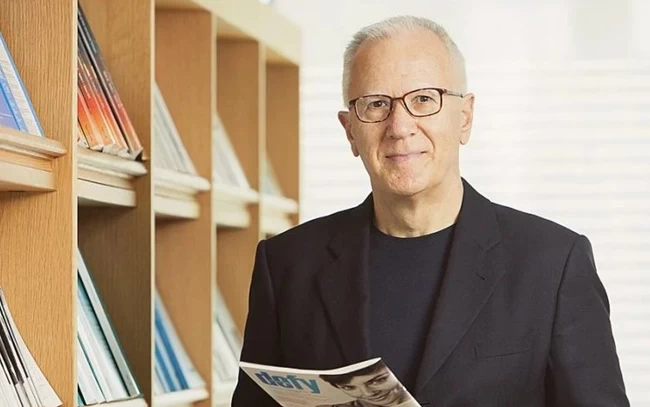 Αθηνά Λινού: Χειροτονήθηκε ιερέας στην εκκλησία Ταξιαρχών Πηλίου ο σύζυγός της