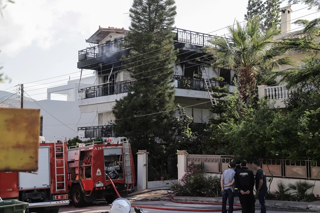 Φωτιά στη Βούλα