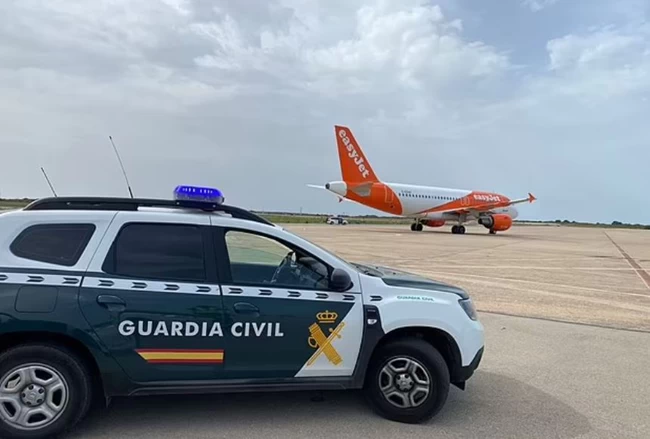 EASYJET PRANK 18