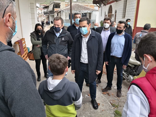Σεισμός Ελασσόνας: Επίσκεψη Τσίπρα στο κατεστραμμένο Δαμάσι- "Αποζημιώσεις και εξάμηνη φορολογική απαλλαγή"