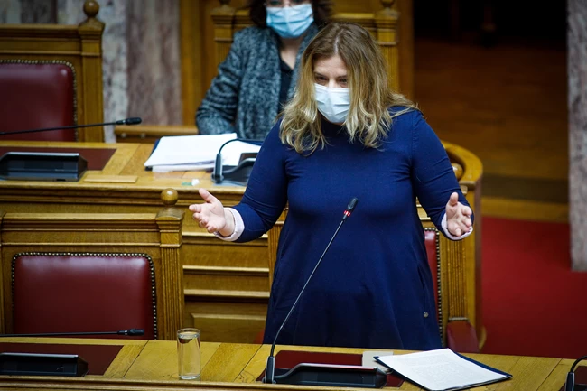 Βουλή: Αυτά είναι τα πρώτα μέτρα για την αντιμετώπιση του δημογραφικού - Άδεια πατρότητας με αποδοχές