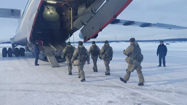 Ρώσοι στρατιώτες μεταβαίνουν στο Καζακστάν