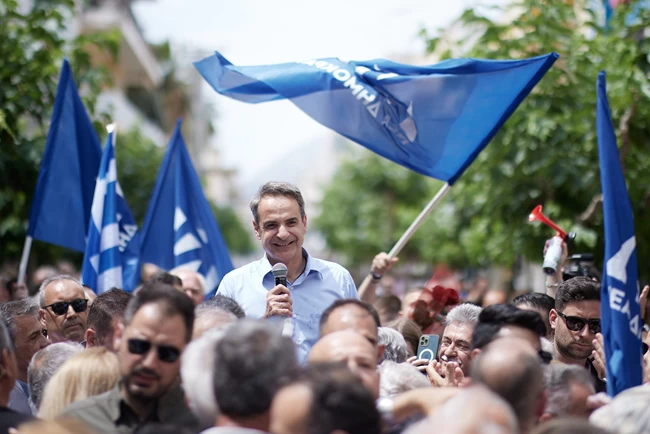 Μητσοτάκης: ΣΥΡΙΖΑ και ΠΑΣΟΚ αγαπούν τους φόρους - Το "Πρόεδρε έλα με φόρα" έγινε "Πρόεδρε έλα με φόρους"