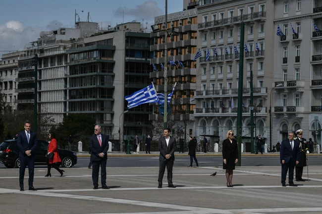 Εορτασμός 25ης Μαρτίου: Μαχητικά στον αττικό ουρανό και κατάθεση στεφάνου από την Πρόεδρο της Δημοκρατίας