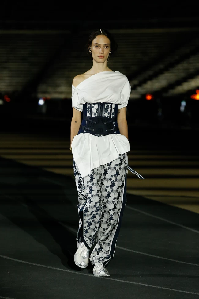 DIOR