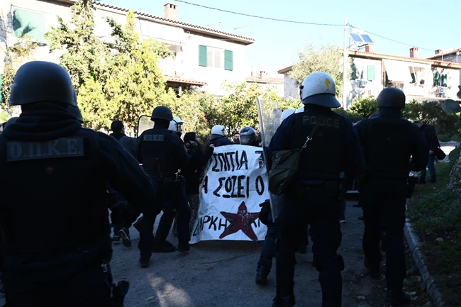 ΕΞΩΣΗ ΑΝΩ ΠΕΤΡΑΛΩΝΑ