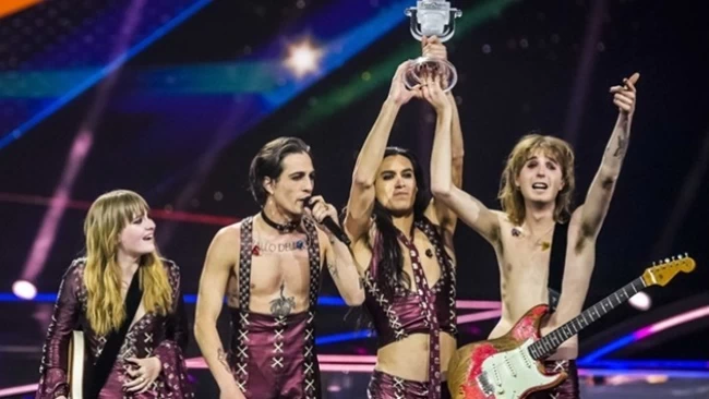 Πλατινένιοι οι "Maneskin": "Ο Νταμιάνο είναι σπασίκλας, πηγαίνει στο κρεβάτι στις 11μμ με το χαμομήλι του"