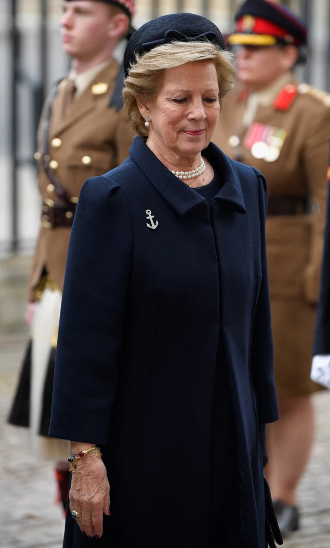 ANNA MARIA royals