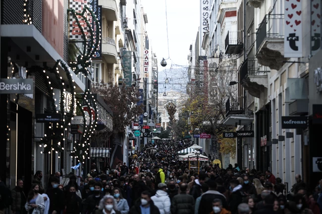 Κρίσιμη σύσκεψη Μητσοτάκη, Τσιόδρα αύριο το πρωί μετά το "μαύρο" ρεκόρ κρουσμάτων - Μέτρα πριν την Πρωτοχρονιά