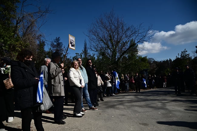 κηδεία Τατόι
