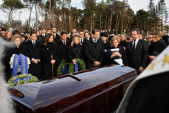 κηδεία Τατόι