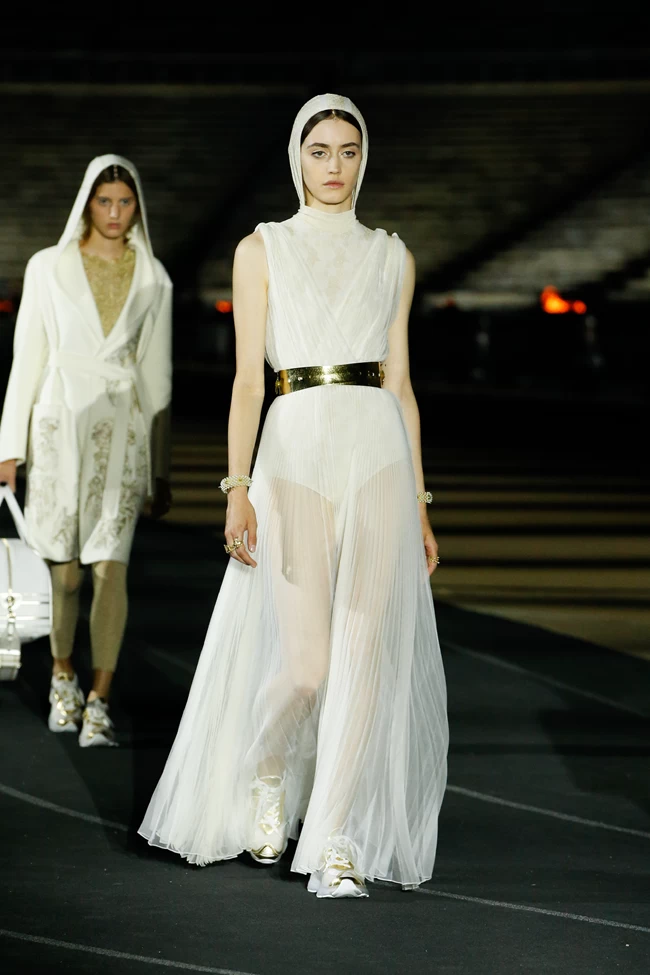 DIOR