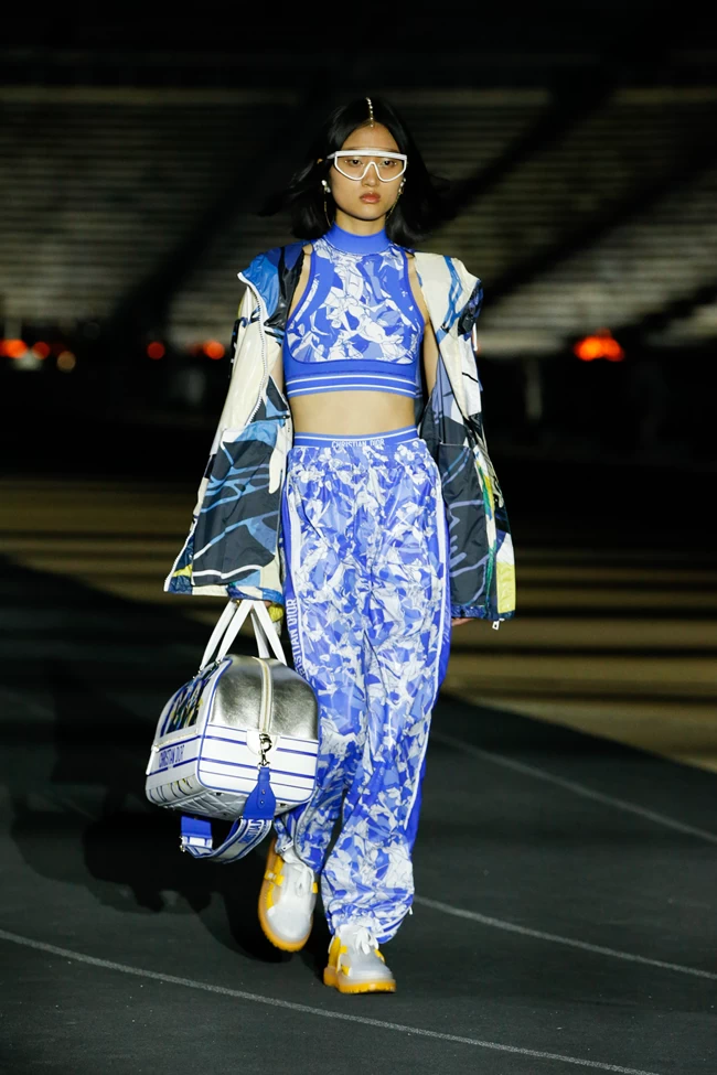 DIOR