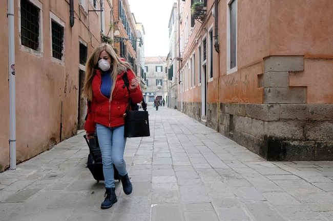 "Θερίζει" ο κοροναϊός στην Ιταλία: Έξι τελικά οι νεκροί, 230 κρούσματα