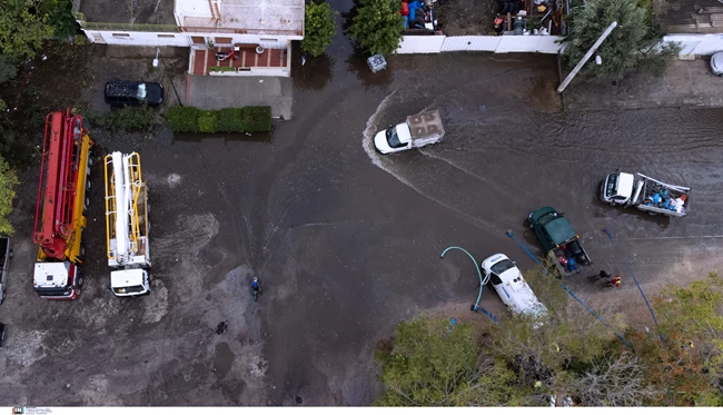 κολωνός πλημμύρες