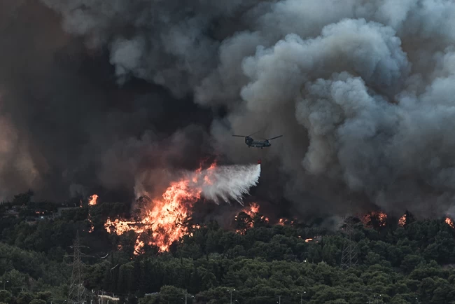Φωτιά στη Βαρυμπόμπη